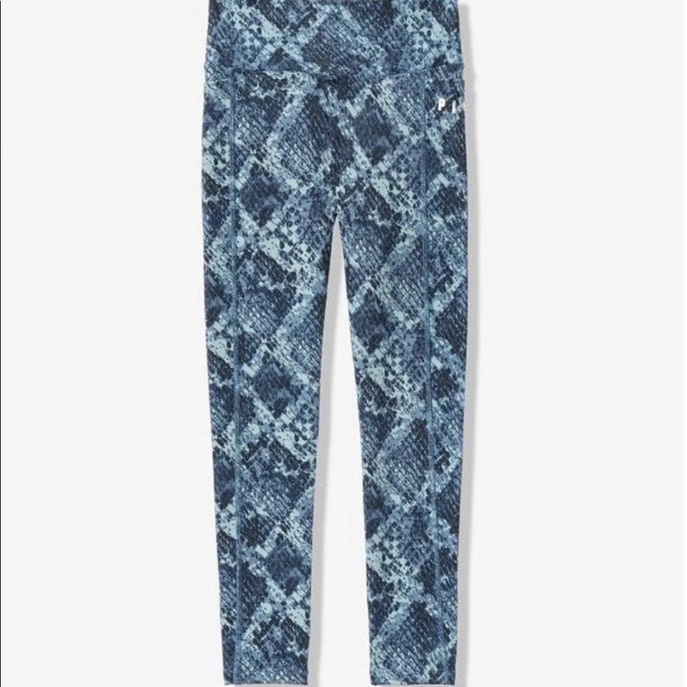 Vs pink Ultimate Leggings size small
